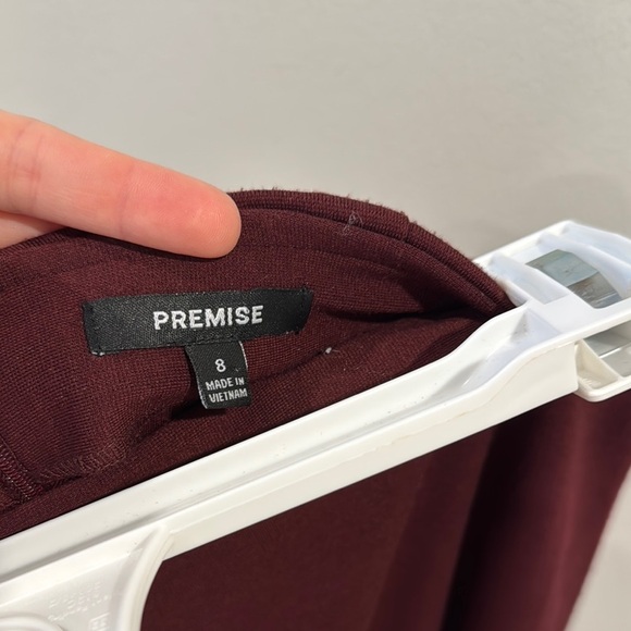 Premise Women’s Elegant Burgundy Pencil Skirt Stretch Slit in Back Size 8 - Picture 4 of 5